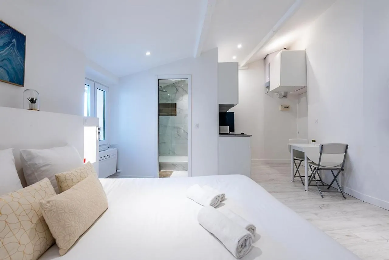 Cosy Studio - Vieux Port De Canes Cannes 0*,  France